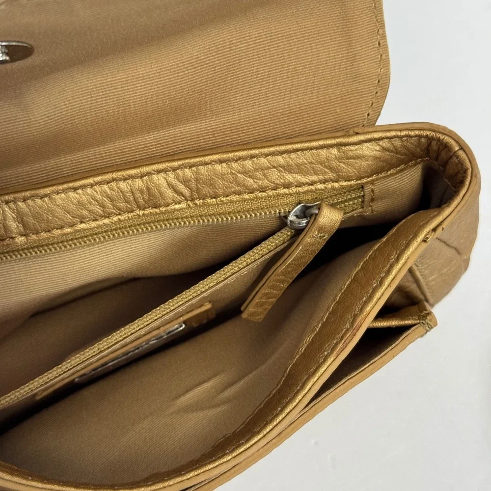 Talbots Metallic Gold Pebbled Leather Wristlet Clutch Bag Silver Buckle‎ Detail
